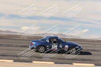 media/Jan-04-2026-SCCA SD (Sun) [[defc442887]]/4-Novice Group/Session 2 Bowl Speed Pans/